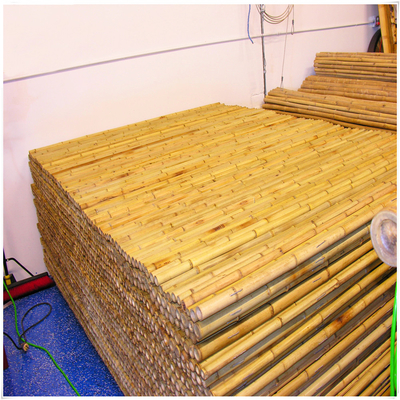 Natürliche Farbe Hausgarten-Kindertagesstätten-dauerhafter Garten-Zaun-Bamboo Roller Panelings