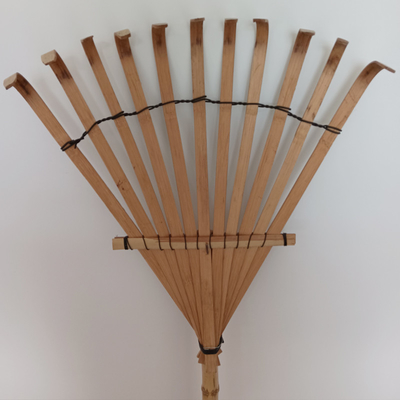 11 Bambusrührstangen-handgemachte rostfreie Garten-Rührstangen-Egge der Zinken-145cm