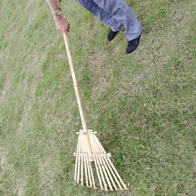 Leichter Bambus-Gress-Rührstangen-Garten-Rasen bauen schnell Laubrechen 32cm zusammen