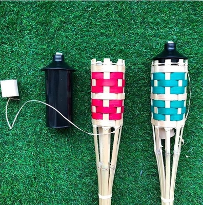 Halloween-Dekorations-Bambus-Tiki Torches With Refillable Weaving-Metallöl-Kanister
