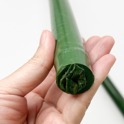 Gemachte grüne PVC-beschichtete Bambusbehandelte Blumenstütze Tonkin Bambus Plastikrohrstange